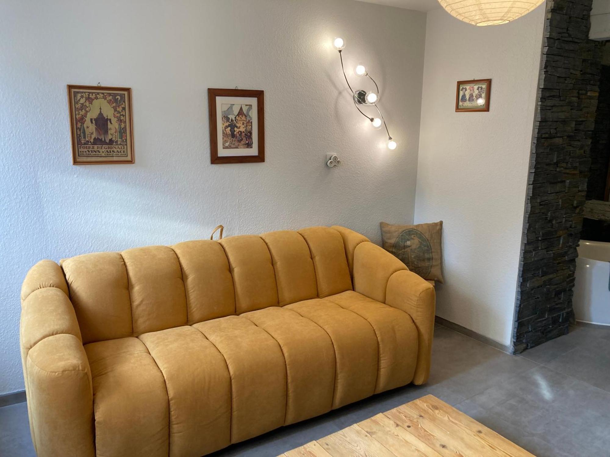Le P'Retzel & Le Sticksy Apartment รีควีร์ ภายนอก รูปภาพ